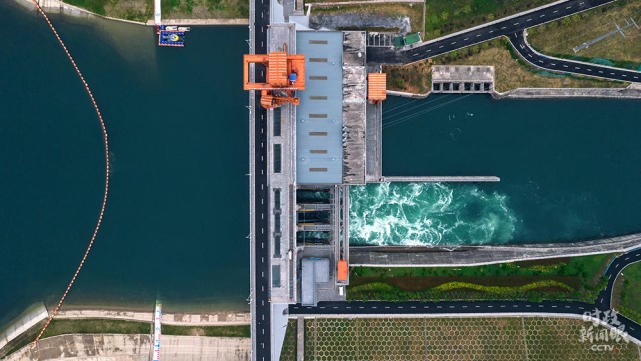 637565986028-09.jpg undefined